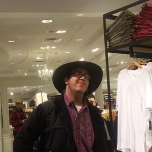 Meet your Posher, Essedik